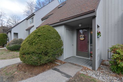 5 Harwich Ct, Merrimack, NH, 03054-3456 | Card Image