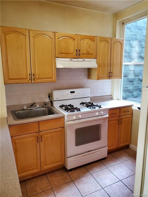 4279 Katonah Ave, Bronx, NY, 10470-2147 | Card Image