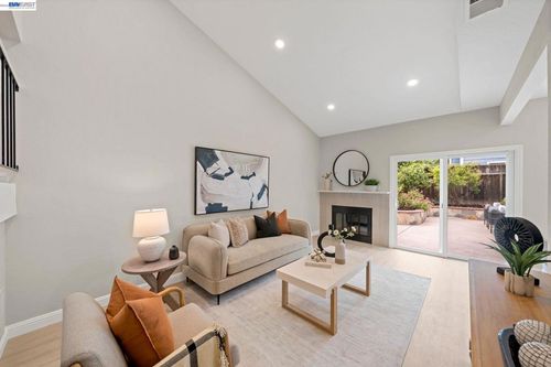 5405 Diana Cmn, Fremont, CA, 94555-2965 | Card Image