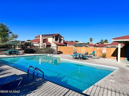 10407 N Fair Desert Dr, Oro Valley, AZ, 85737-9027 | Card Image
