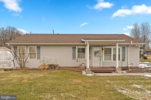 49 Seyfried Ave, Nazareth, PA, 18064-1757 | Card Image