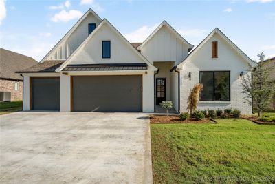 3035 E 146th Place S, House other with 4 bedrooms, 2 bathrooms and null parking in Bixby OK | Image 3