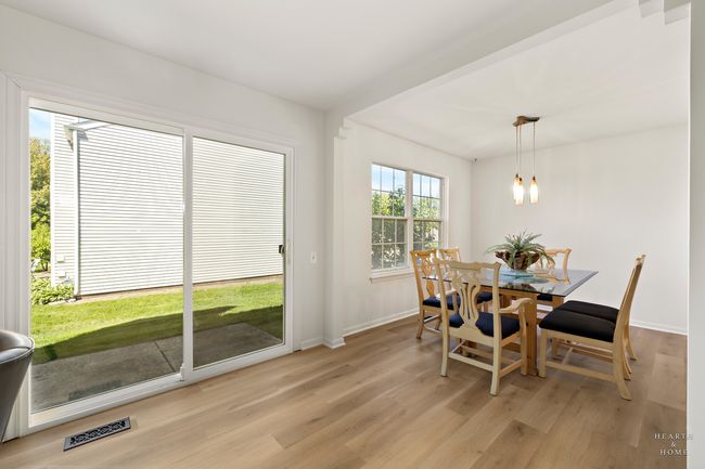 664 Silk Oak Ln, Townhouse with 2 bedrooms, 3 bathrooms and 2 parking in Crystal Lake IL | Image 9