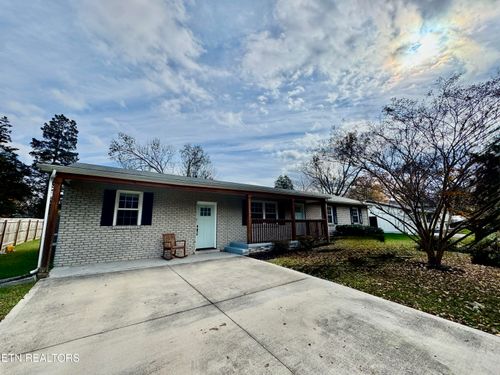 824 Noragate Rd, Knoxville, TN, 37919-7046 | Card Image