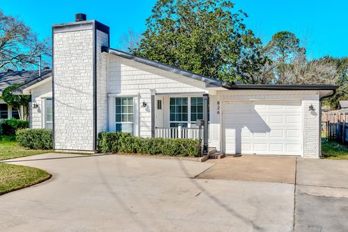826 Wagner St, Port Neches, TX, 77651-2243 | Card Image