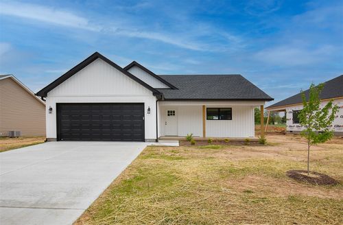 107 Madeline Ct, Russellville, KY, 42276-7808 | Card Image