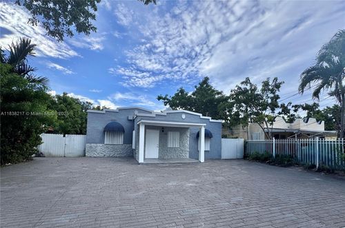 2035 Nw 34th St, Miami, FL, 33142-5417 | Card Image