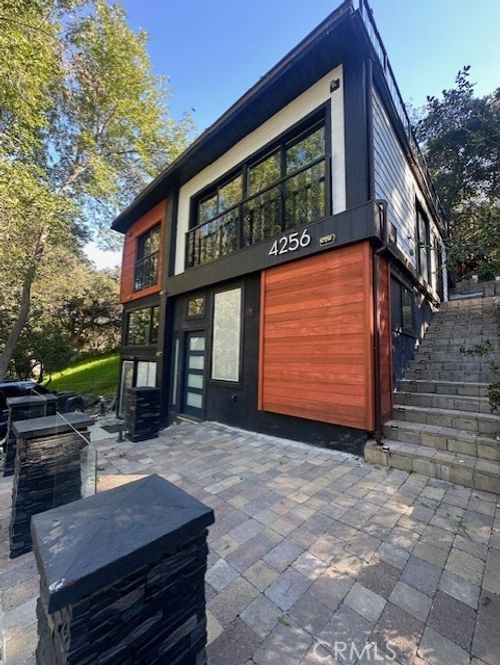 4256 Rosario Rd, Woodland Hills, CA, 91364-6028 | Card Image