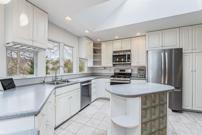 2277 W Huron River Dr, House other with 3 bedrooms, 2 bathrooms and null parking in Ann Arbor MI | Image 9