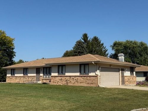8913 Alpha Dr, Machesney Park, IL, 61115-2201 | Card Image