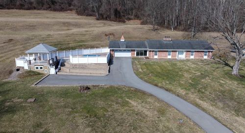 3574 Freedom Hwy, Fairmont, WV, 26554-2597 | Card Image