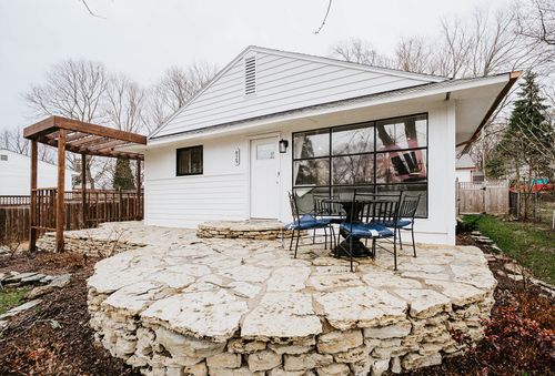 829 N Bennett St, Geneva, IL, 60134-1467 | Card Image