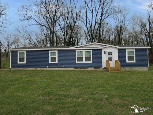 8575 N Rollin Hwy Highway, Woodstock Township, MI, 49220 | Card Image