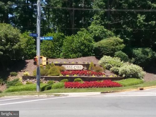 201-5900 Cove Landing Rd, BURKE, VA, 22015-4712 | Card Image