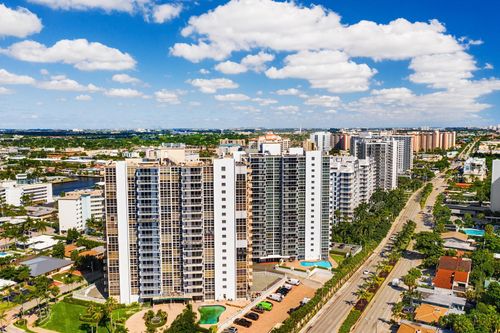 apt-17d-2715 N Ocean Blvd, Fort Lauderdale, FL, 33308-7536 | Card Image