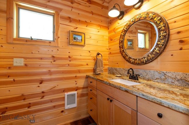 main cabin bath | Image 9