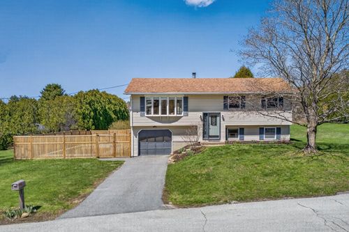3 Irving Hts, Rutland, VT, 05701-3717 | Card Image