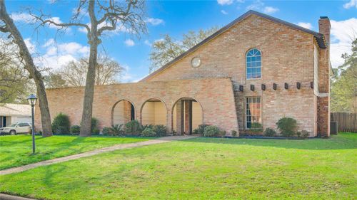 8203 Fernbrook Ln, Houston, TX, 77070-3107 | Card Image