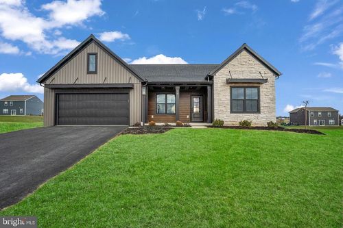 10 Family Drive, CARLISLE, PA, 17015 | Card Image