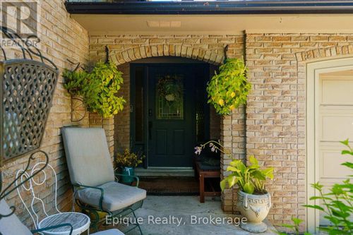 235 Concession 11 E, Freelton, ON, L8B1H7 | Card Image