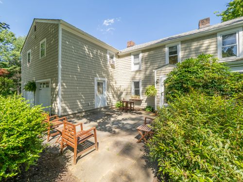 742 Redding Rd, Redding, CT, 06896-1223 | Card Image