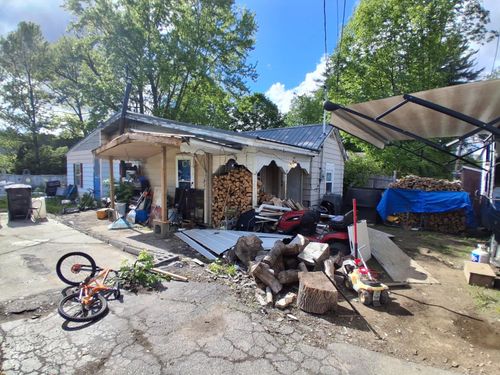 17 Pawtucket Ave, Claremont, NH, 03743-5129 | Card Image