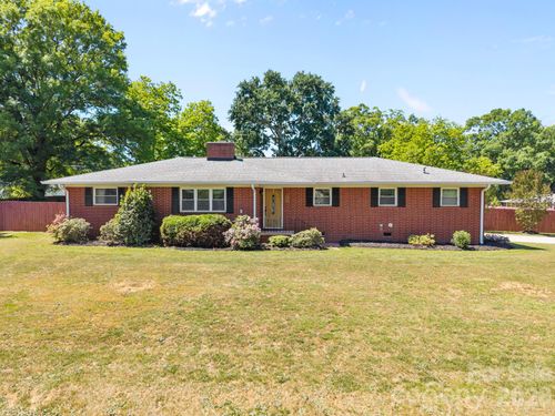 903 E Iredell Ave, Mooresville, NC, 28115-2431 | Card Image