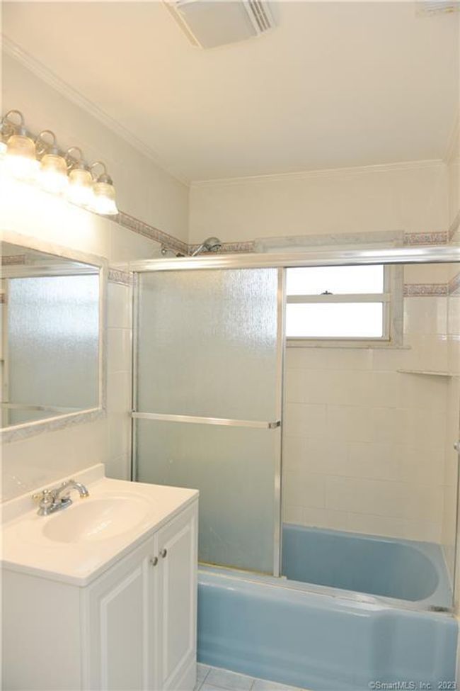 96 Harding St, House other with 3 bedrooms, 2 bathrooms and null parking in Wethersfield CT | Image 23