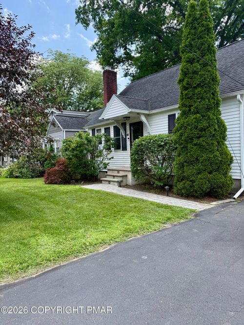 467 N 8th St, Stroudsburg, PA, 18360-1826 | Card Image