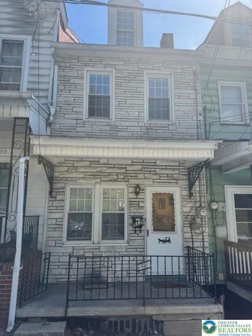 517 E Arch St, Pottsville, PA, 17901-2701 | Card Image