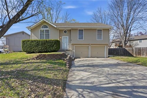 8 Nw 102nd St, Kansas City, MO, 64155-3502 | Card Image