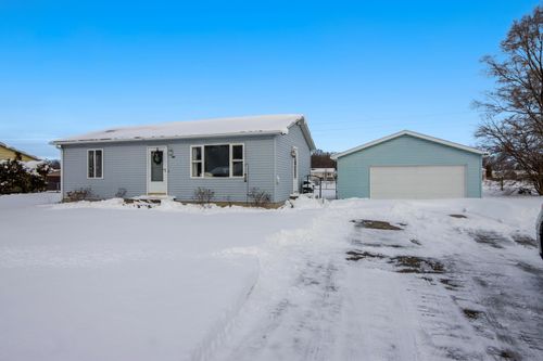 4556 Manor Wood Dr N, Traverse City, MI, 49685-8729 | Card Image