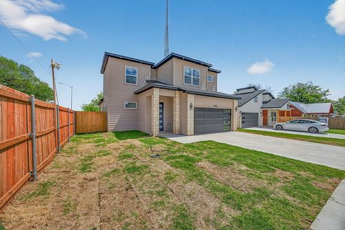 2701 S Jones St, Fort Worth, TX, 76104-6742 | Card Image