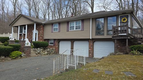 142 Marion Cir, Ludlow, MA, 01056-1552 | Card Image