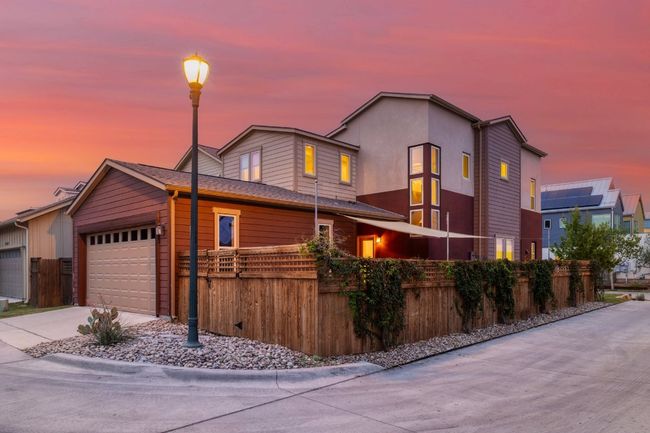 2513 Moreno St, House other with 4 bedrooms, 4 bathrooms and 2 parking in Austin TX | Image 22