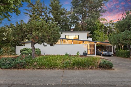 5190 Sandburg Dr, Sacramento, CA, 95819-1605 | Card Image