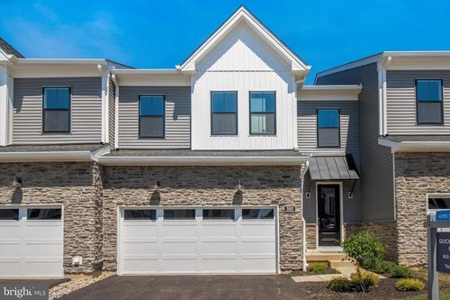 281-520 Trifecta Rd, DOWNINGTOWN, PA, 19335-1834 | Card Image