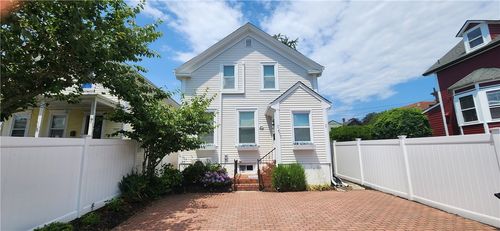 26 Carey St, Newport, RI, 02840-4018 | Card Image