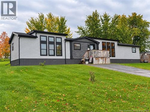 61 Moss Lane, Riverview, NB, E1B5A9 | Card Image