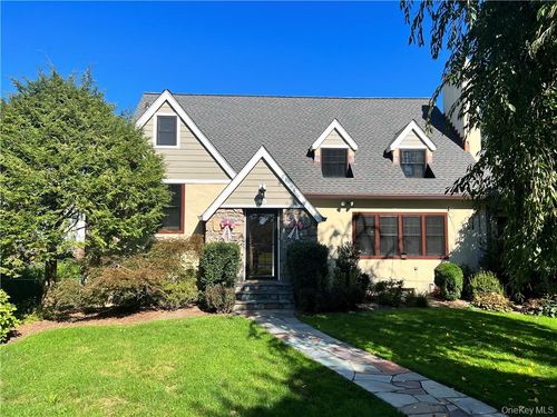 88 Hartsdale Ave, White Plains, NY, 10605-3221 | Card Image