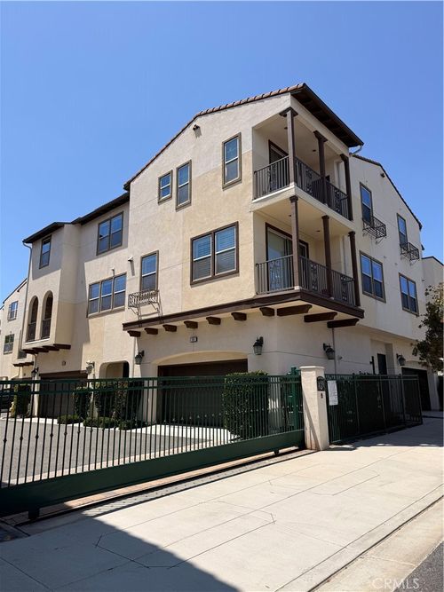 103-1845 Orizaba Ave, Signal Hill, CA, 90755-1295 | Card Image