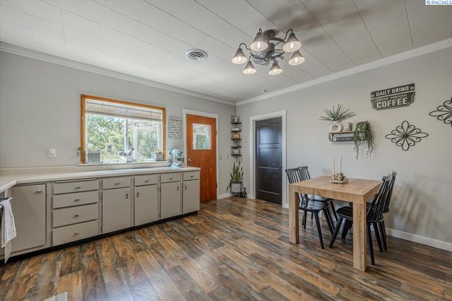 805 Babs Ave, Home with 4 bedrooms, 2 bathrooms and null parking in Benton City WA | Image 9