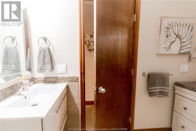 13496 13 Th Concession Rd, Home with 3 bedrooms, 2 bathrooms and null parking in Essex ON | Image 22