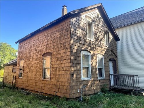 1162 North Ave, Niagara Falls, NY, 14305-2748 | Card Image