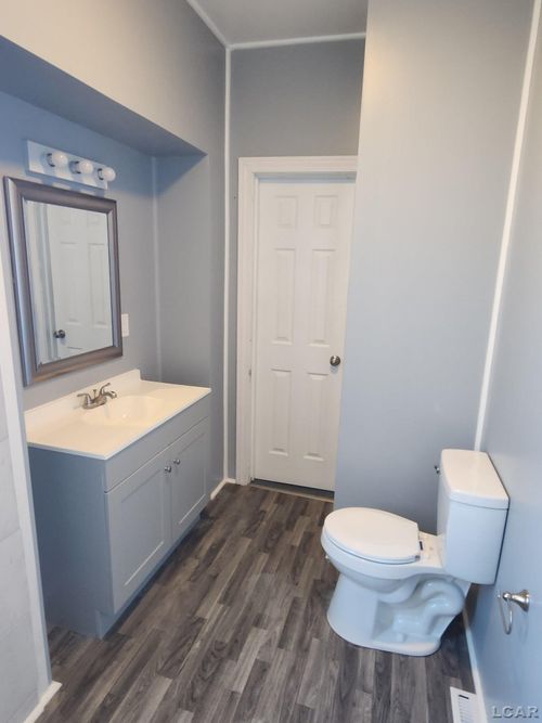 139 Union St, Adrian, MI, 49221-2936 | Card Image