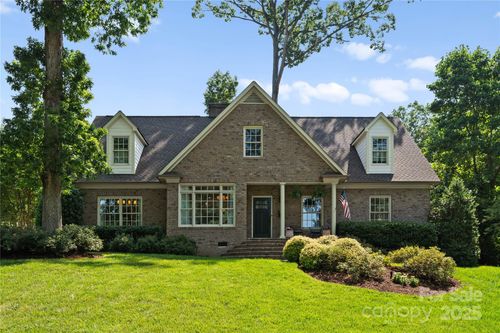 901 Hartford Ave, Charlotte, NC, 28209-2305 | Card Image