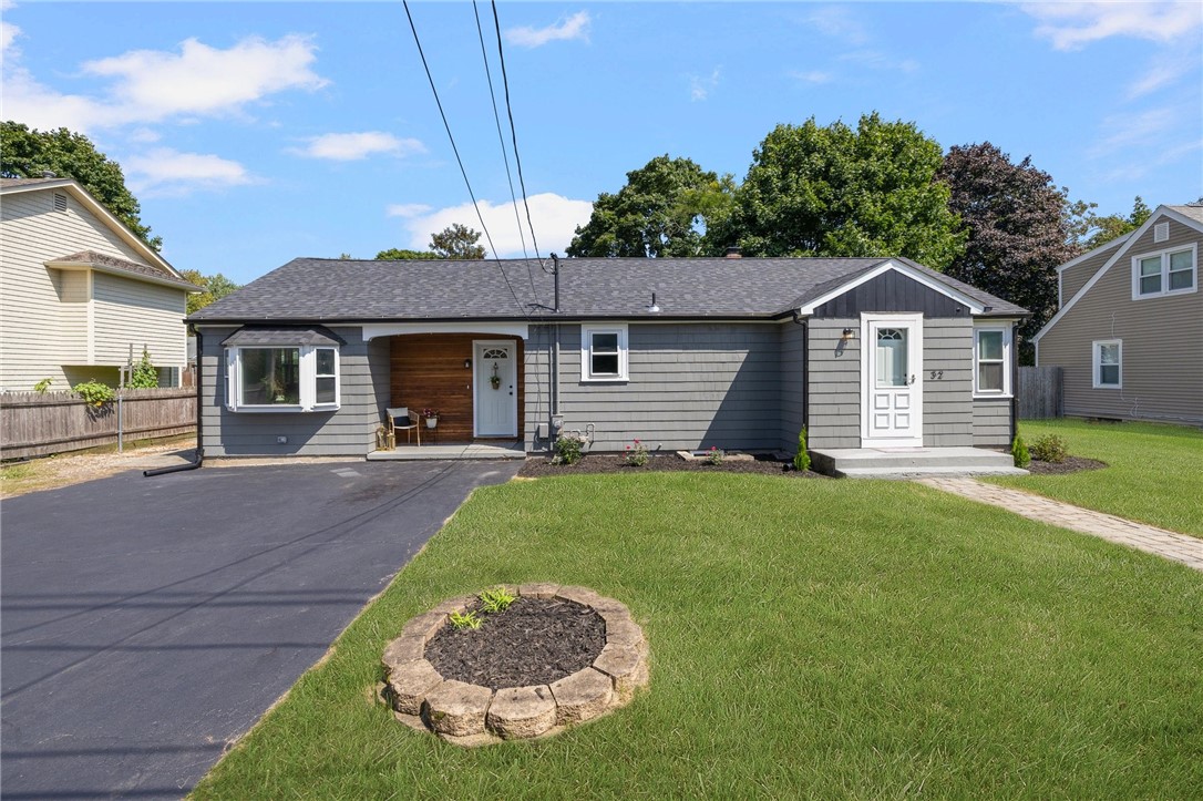 Oak Tree Ave, Warwick, RI 02886