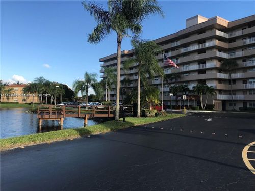 apt-402-250 Jacaranda Dr, Plantation, FL, 33324-2532 | Card Image