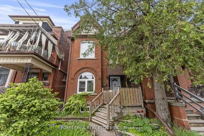 1046 Dovercourt Rd, Home with 5 bedrooms, 3 bathrooms and null parking in Toronto ON | Image 2