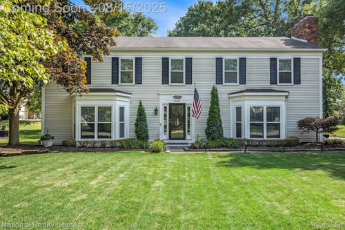 5049 Langlewood Dr, West Bloomfield, MI, 48322-2016 | Card Image
